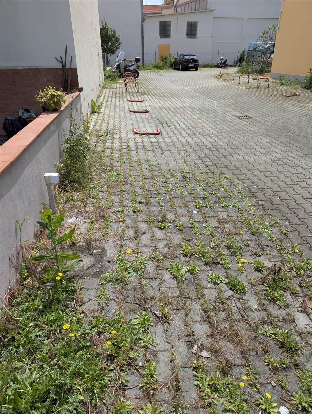 Legnaia, posto auto con cancello automatico 4