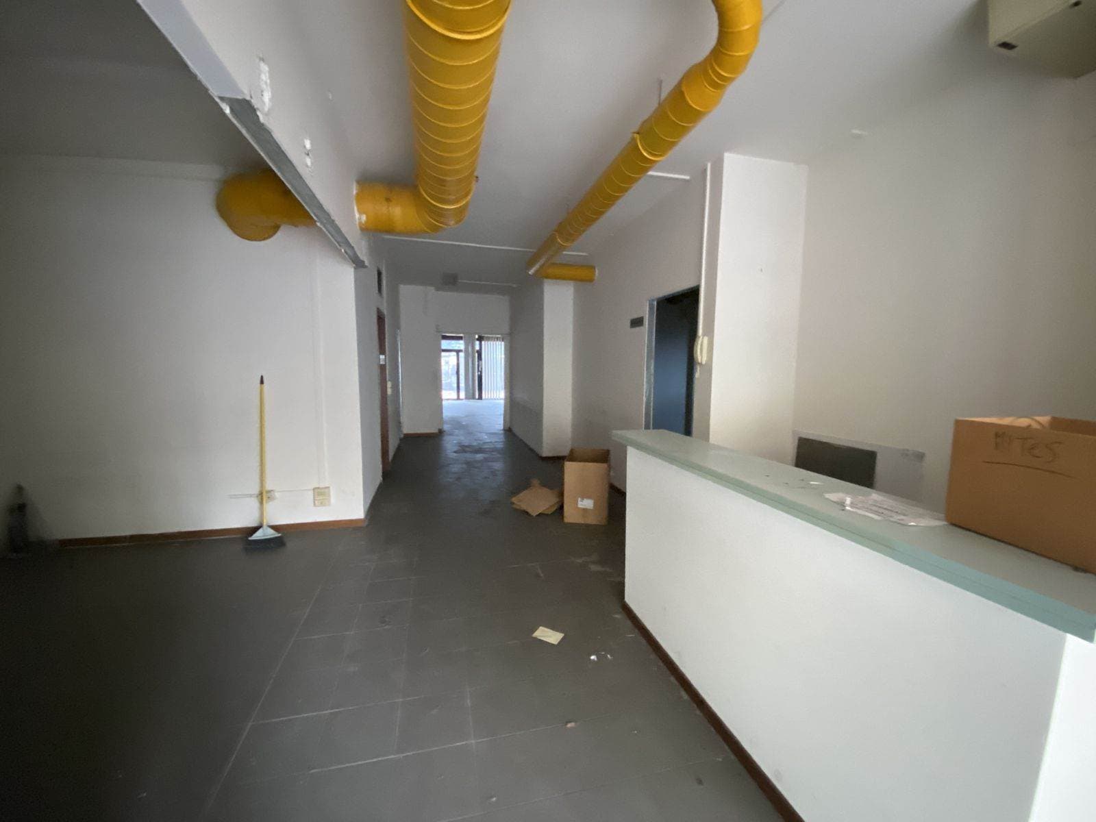Valentini, fondo commerciale 250mq con 6 vetrine 5