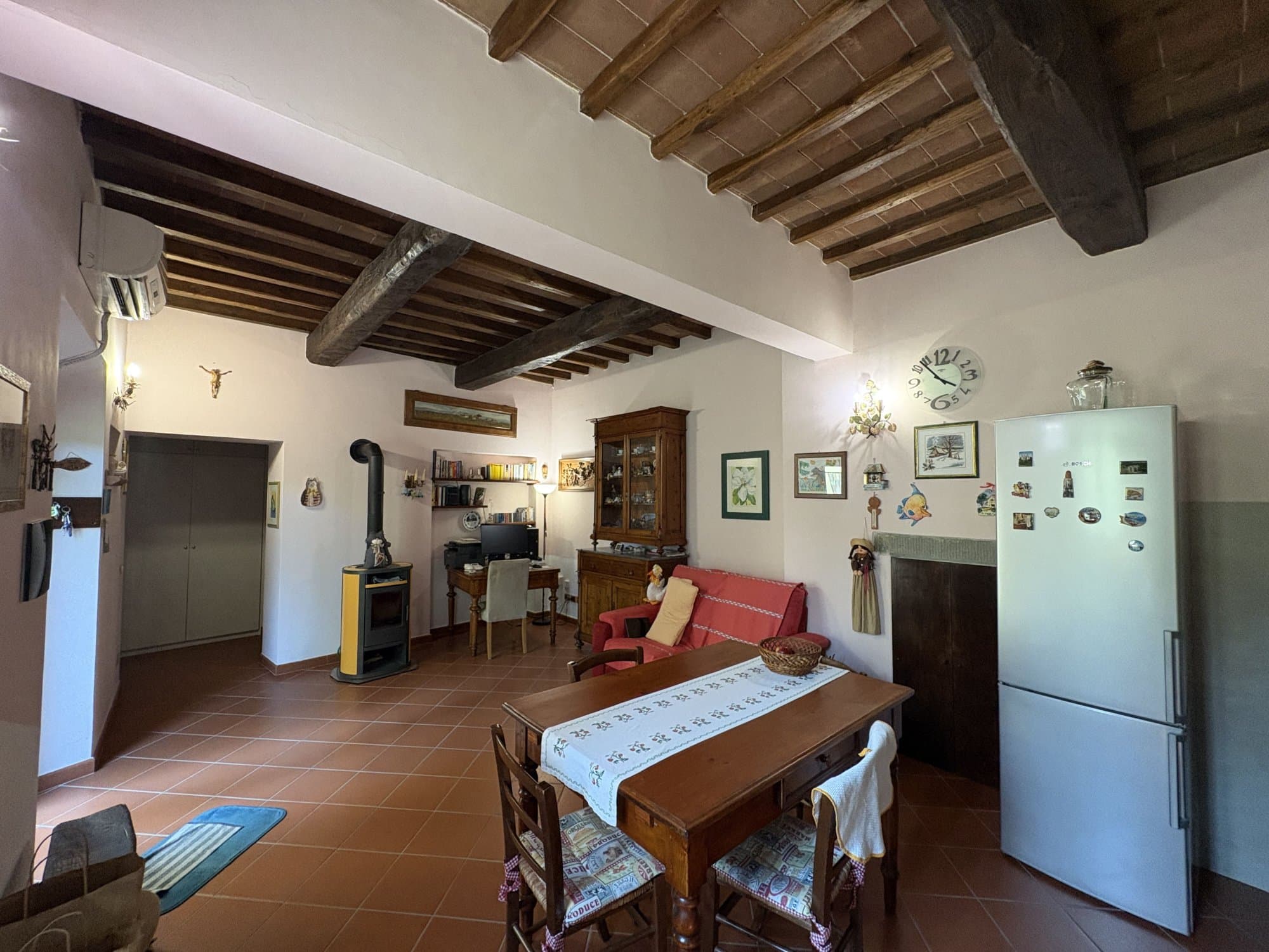 Porzione di colonica con giardino e posto auto 5
